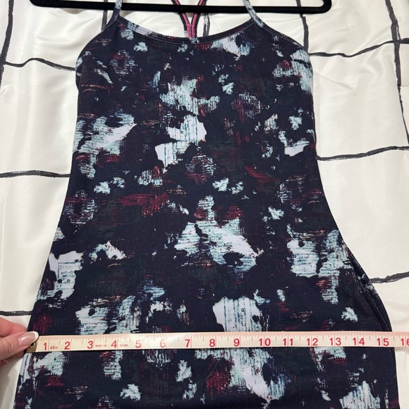 lululemon tank - Picture 7 of 10